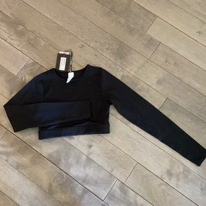 Black workout crop top!